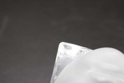 DAUM. Meeting of a transparent glass vide-poche...