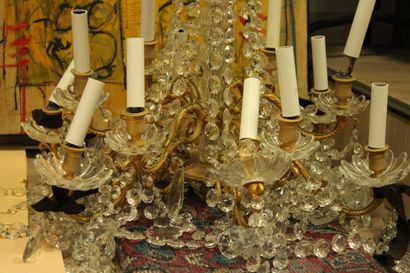 Style Louis XVI 
Pair of chandeliers in chased...