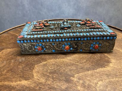 TIBET 
Metal box (silver ?) with filigree...
