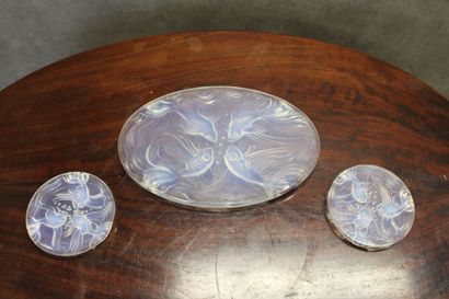 VERLYS France. Set of one trivet and two...