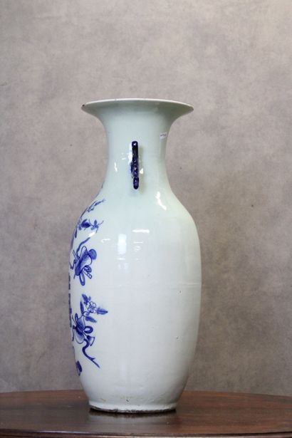 CHINE 
Important baluster vase in porcelain...
