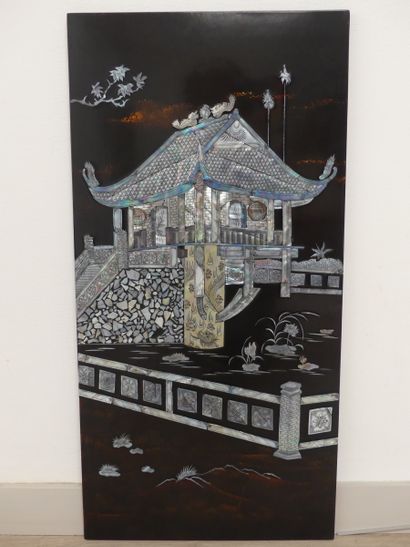 VIETNAM. Suite of 4 lacquered wood panels...