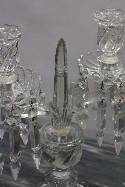 Bougeoirs Baccarat
BACCARAT. Pair of candlesticks...