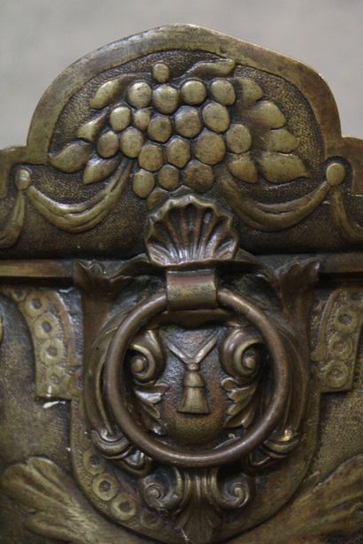 Art Déco. 
Important gilt bronze cachepot...