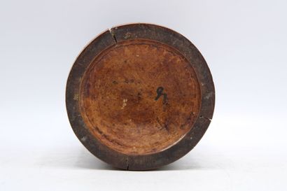 CHINE
Carved wood bitong decorated with a...