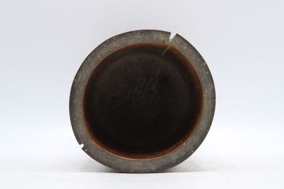 CHINE
Carved wood bitong decorated with a...