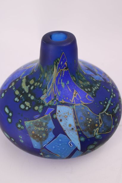 Louis LELOUP (born in 1929). Vase in blue...
