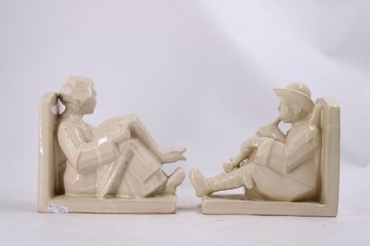 Attribué à HENRIOT. 
Pair of bookends in...