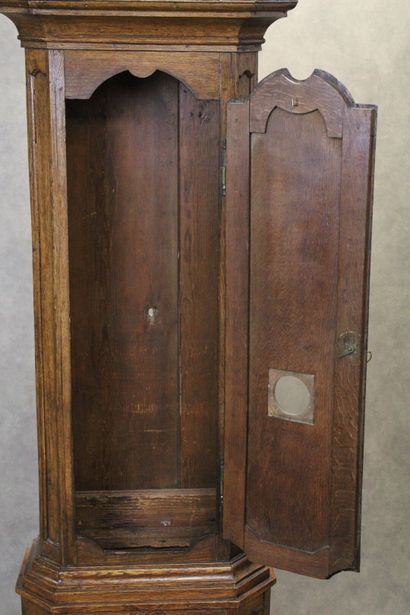 Régence
Horloge de parquet en chêne mouluré...