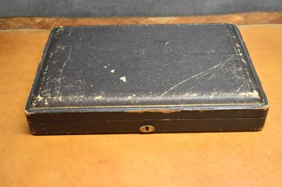 Ménagère en métal argenté et argent ajouré...
