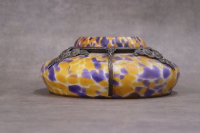 VIde pocket in yellow and purple stained...