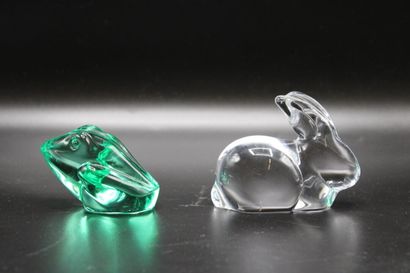 DAUM. Meeting of a frog in green tinted glass...