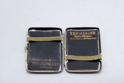 JAPON 
Small metal cigarette case with landscape...