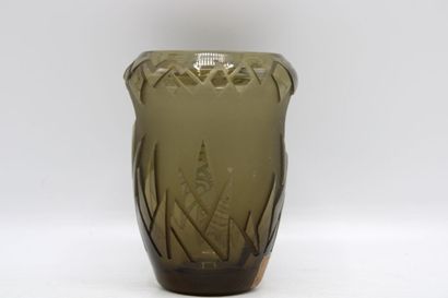 MULLER 
MULLER. Multi-layer vase decorated...
