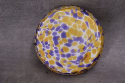 VIde pocket in yellow and purple stained...