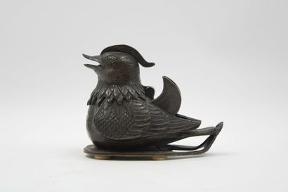 CHINA. Perfume burner in the shape of a bird...