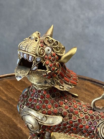 TIBET
Big dog of Fô in gilded metal and inlays...