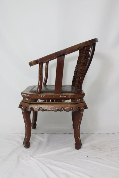 CHINE
Armchair in natural wood with hexagonal...