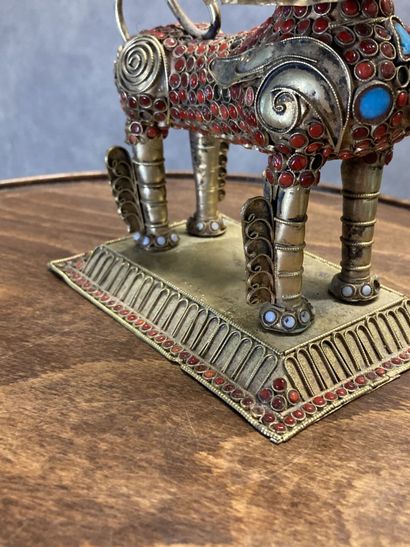 TIBET
Big dog of Fô in gilded metal and inlays...