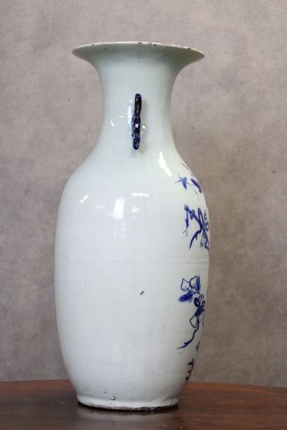 CHINE 
Important baluster vase in porcelain...