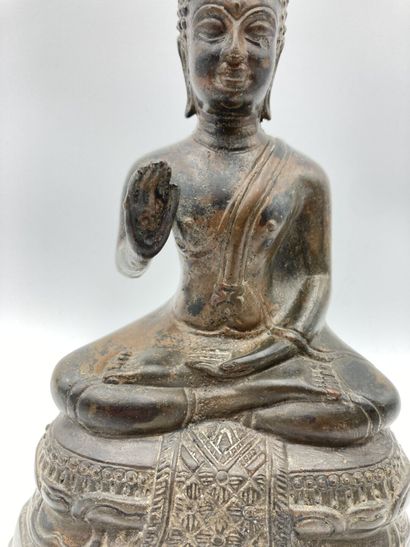 THAILANDE - ASIE 
Seated Buddha in bronze....