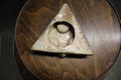 dans le goût de la RENAISSANCE 
Earthenware...