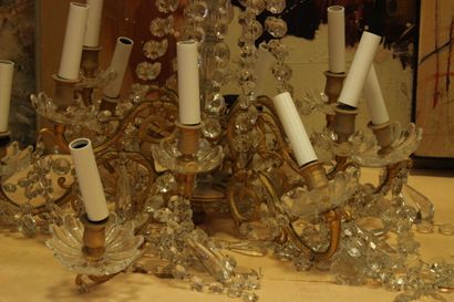 Style Louis XVI 
Pair of chandeliers in chased...