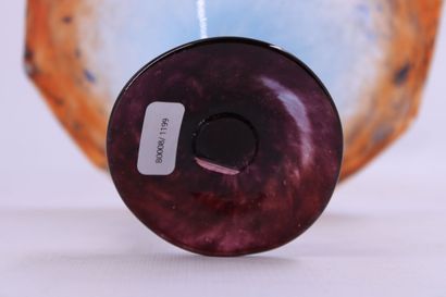 SCHNEIDER (XXth) Glass bowl blown on a pedestal....
