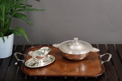 CHRISTOFLE - GALLIA. Un légumier et une saucière...