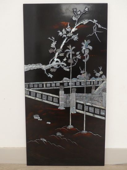 VIETNAM. Suite of 4 lacquered wood panels...
