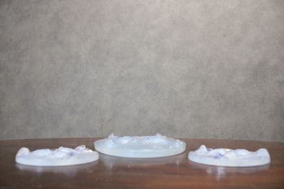 VERLYS France. Set of one trivet and two...