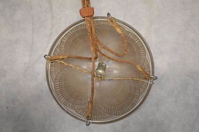 René LALIQUE (1860-1945). 
Suspension out...