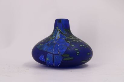 Louis LELOUP (born in 1929). Vase in blue...