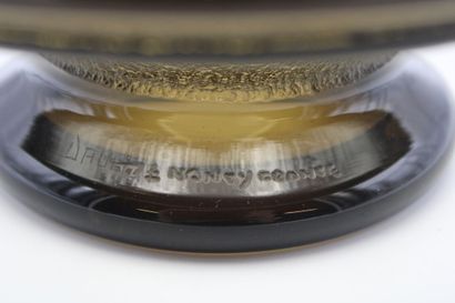 DAUM 
Cup on pedestal out of smoked glass...