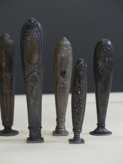 Réunion de dix sceaux en argent fourré, plusieurs...