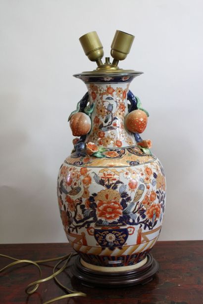 Paire de vases. 
CHINA Pair of porcelain...