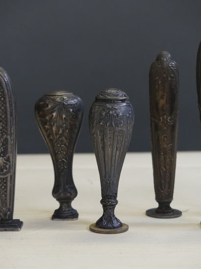 Réunion de dix sceaux en argent fourré, plusieurs...