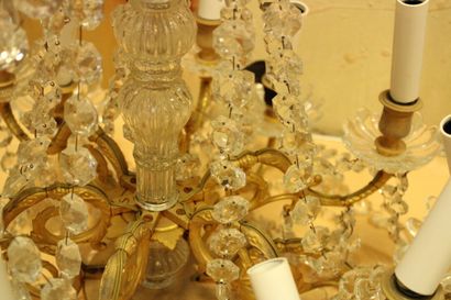 Style Louis XVI 
Pair of chandeliers in chased...