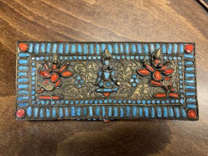 TIBET 
Metal box (silver ?) with filigree...