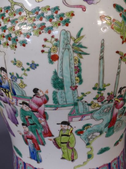 CHINE, Importante potiche couverte en porcelaine...
