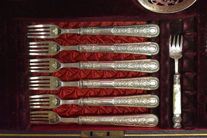 Ménagère en métal argenté et argent ajouré...