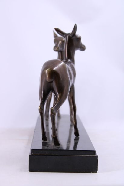 Marti FONT (XX). Deux faons, sculpture en...
