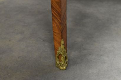 Secrétaire en bois sculpté et placage de...