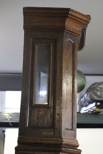 Régence
Horloge de parquet en chêne mouluré...