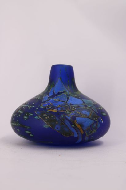 Louis LELOUP (born in 1929). Vase in blue...
