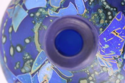 Louis LELOUP (born in 1929). Vase in blue...