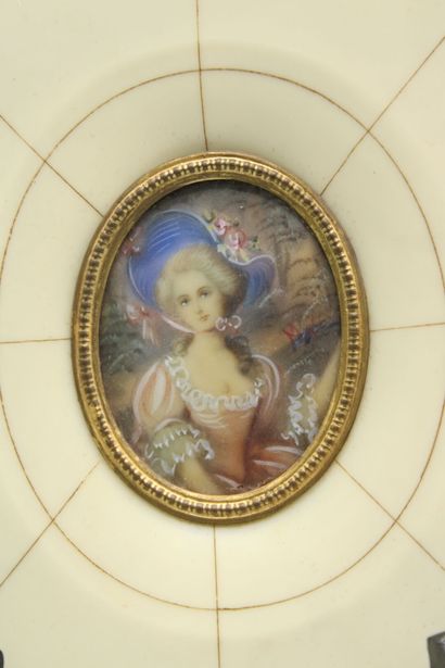 Ecole française du XIXe. Pendant de miniatures...