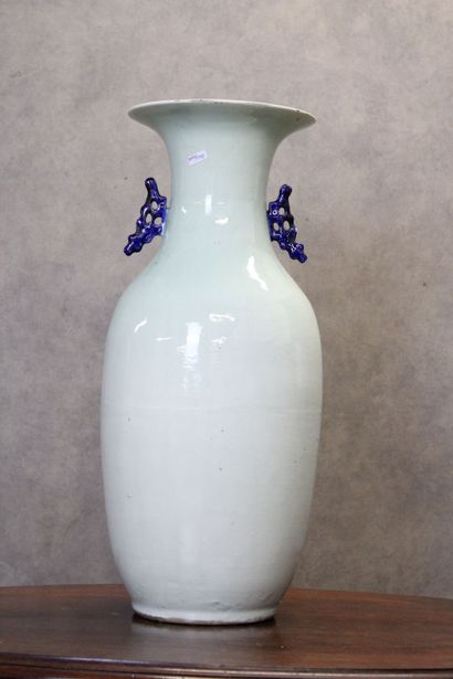 CHINE 
Important baluster vase in porcelain...