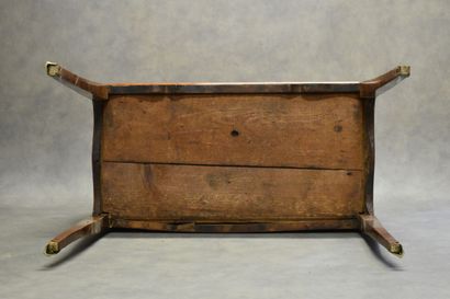 Secrétaire en bois sculpté et placage de...