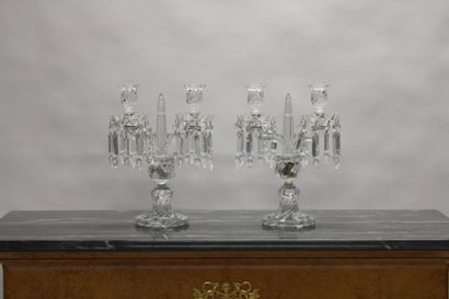 Bougeoirs Baccarat
BACCARAT. Pair of candlesticks...